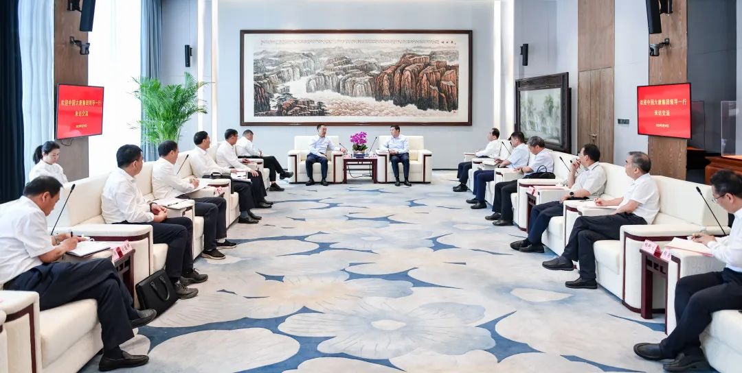 大唐集團(tuán)黨組書(shū)記、董事長(zhǎng)鄒磊與陜煤集團(tuán)黨委書(shū)記、董事長(zhǎng)張文琪會(huì)談