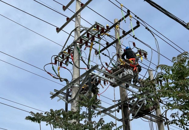 六五四供電公司奮戰(zhàn)8小時，順利完成新線路投運