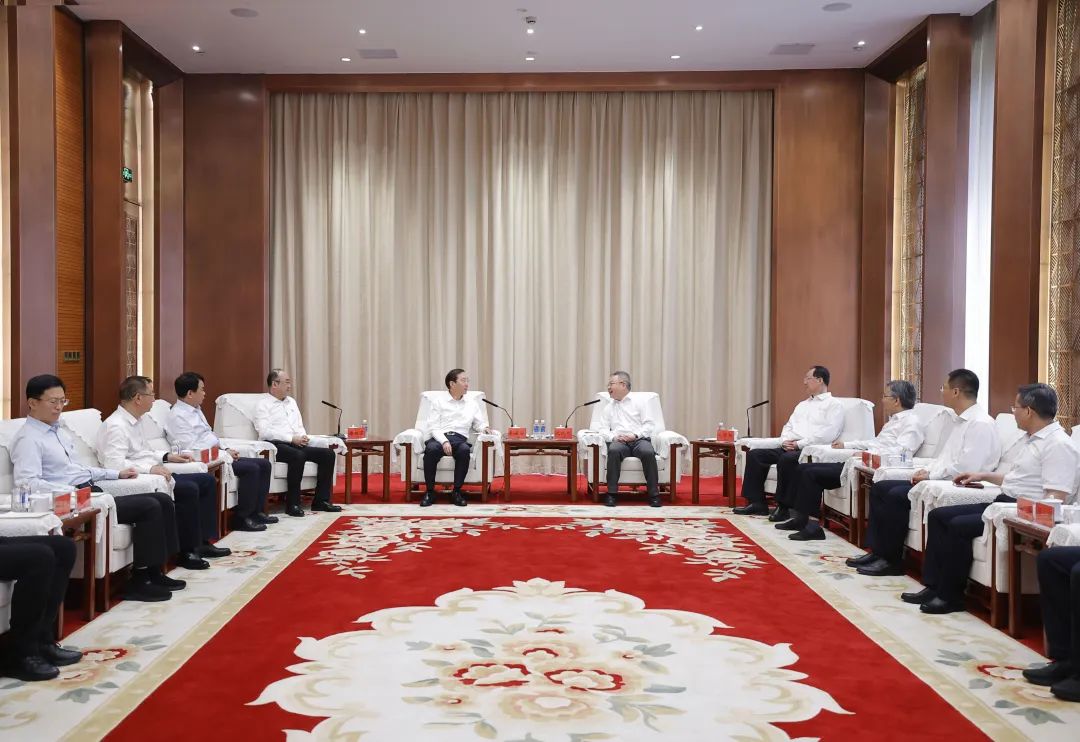 國(guó)家電網(wǎng)董事長(zhǎng)辛保安與湖南省委書(shū)記沈曉明、省長(zhǎng)毛偉明會(huì)談