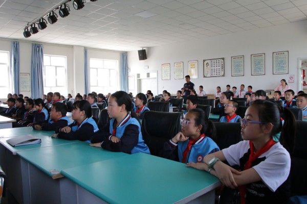 烏海供電公司聯(lián)合黨支部電力宣傳進(jìn)校園，“電”亮未來護(hù)成長(zhǎng)