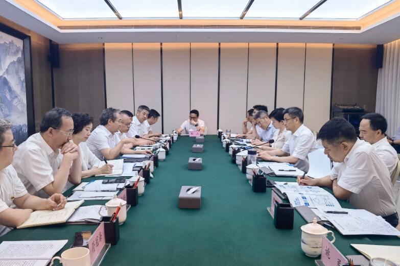 中國(guó)能建副總經(jīng)理吳云與襄陽(yáng)市委副書記、市長(zhǎng)王太暉會(huì)談