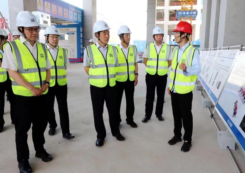 中國能建黨委副書記、總經(jīng)理孫洪水到西北城建未來廣場A區(qū)項目開展安全生產(chǎn)督導(dǎo)