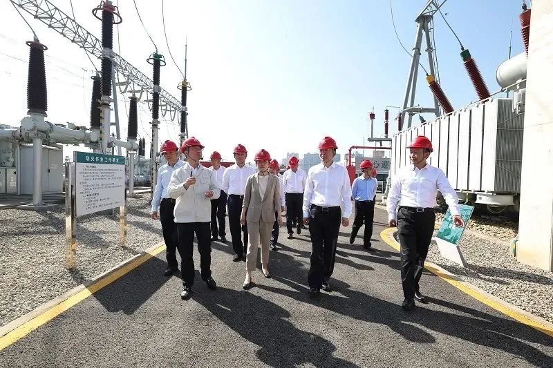 國家電網(wǎng)董事長、黨組書記辛保安會(huì)見四川省委書記王曉暉、省長黃強(qiáng)并檢查大運(yùn)會(huì)供電保障工作