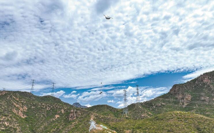 重載無人直升機(jī)首次規(guī)?；? width=