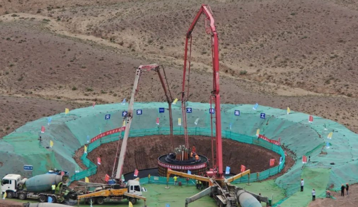 龍?jiān)措娏Α耙源蟠 痹鋈菁几氖着_風(fēng)機(jī)基礎(chǔ)澆筑完成