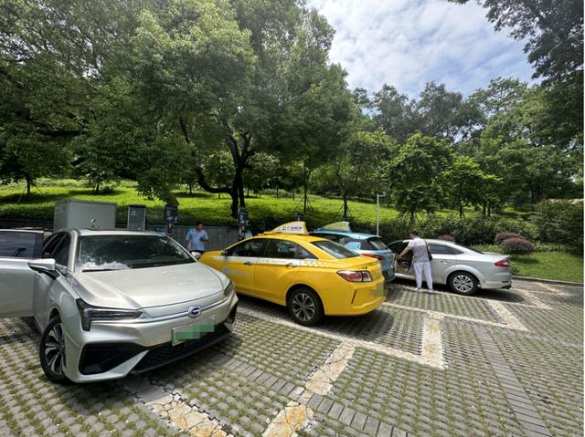調(diào)查丨多地充電樁電價(jià)漲幅20%以上，分時(shí)電價(jià)與行業(yè)競爭多方博弈