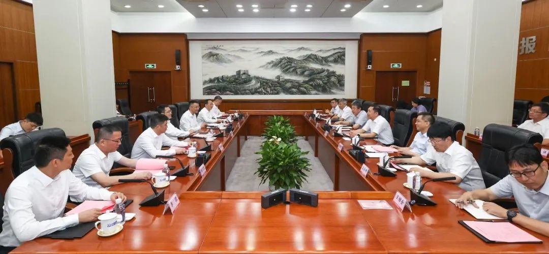 中核集團(tuán)黨組副書(shū)記、總經(jīng)理顧軍會(huì)見(jiàn)蘇州市委副書(shū)記、市長(zhǎng)吳慶文一行