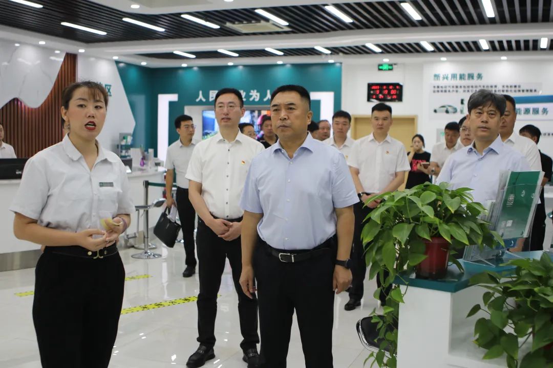 香河縣委書記梁寶杰、縣長(zhǎng)李海濱調(diào)研國(guó)網(wǎng)香河縣供電公司重點(diǎn)工作