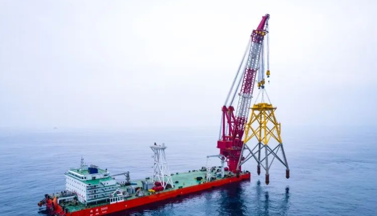 中國能建廣東院陽江青洲一、二海上風(fēng)電場項目完成全部92套風(fēng)機導(dǎo)管架吊裝