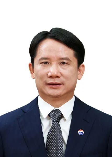 曾任貴州省能源局黨組書記、局長(zhǎng) 丁雄軍當(dāng)選中國(guó)貴州茅臺(tái)酒廠(集團(tuán))黨委書記