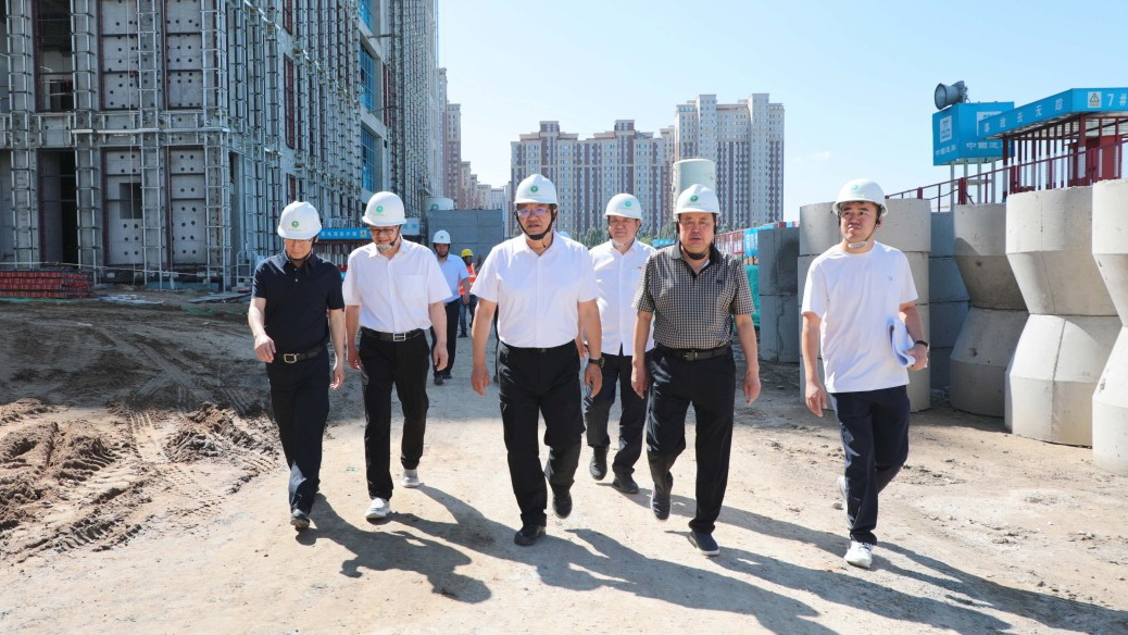 郝智強(qiáng)一行深入A級(jí)大數(shù)據(jù)中心、國(guó)家重點(diǎn)實(shí)驗(yàn)室施工現(xiàn)場(chǎng)開(kāi)展安全檢查