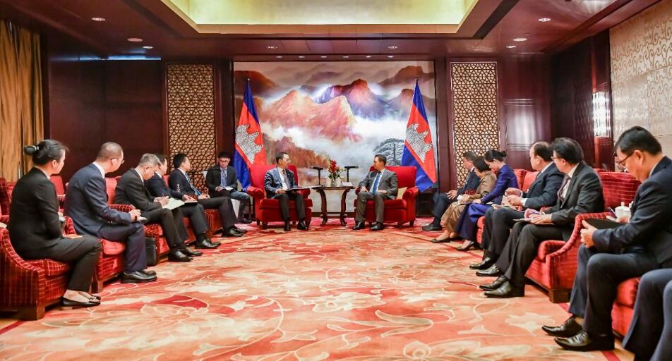 大唐集團黨組書記、董事長鄒磊拜會柬埔寨首相洪瑪奈