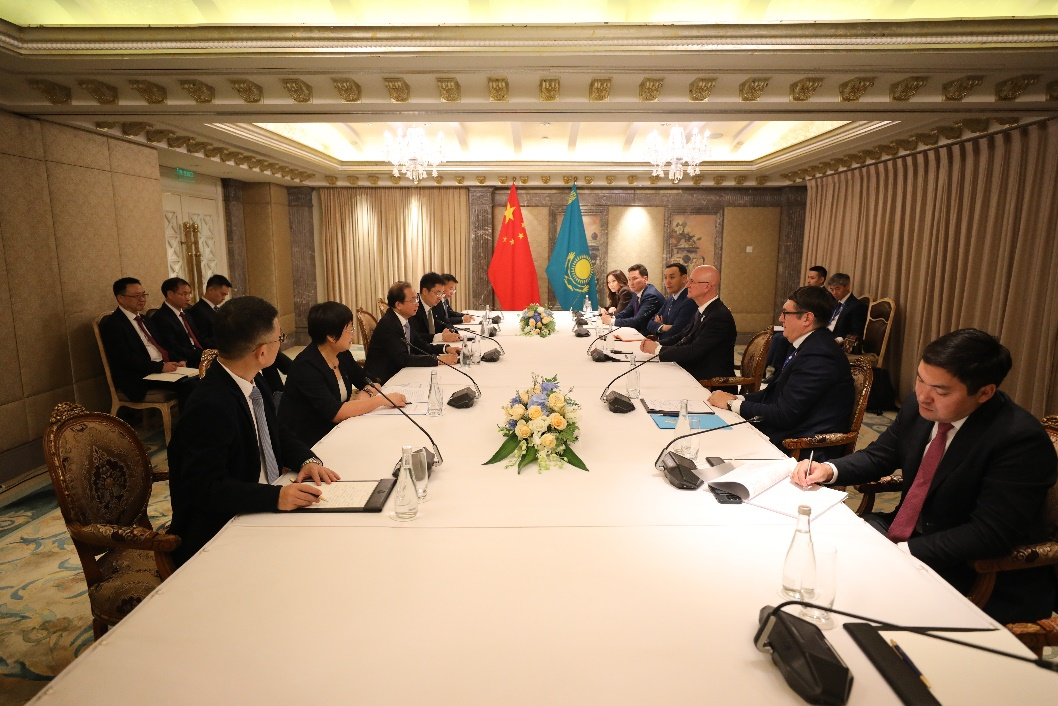 華電集團(tuán)董事長、黨組書記江毅拜會哈薩克斯坦第一副總理羅曼·斯卡利亞爾