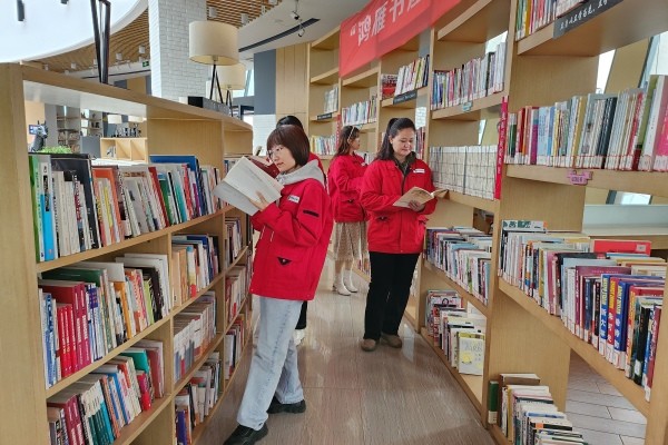 烏海供電公司聯(lián)合黨支部：開(kāi)展“中華民族一家親，同心共筑中國(guó)夢(mèng)”全民閱讀活動(dòng)