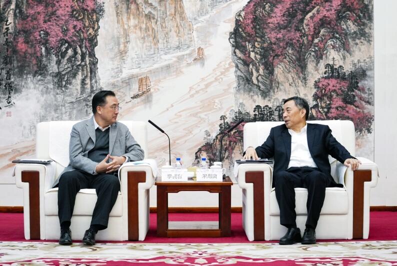中國能建黨委書記、董事長宋海良與華夏銀行黨委書記、董事長李民吉會談