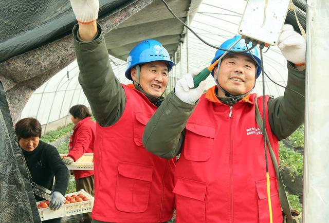 河南汝陽:黨員服務(wù)隊 保電進(jìn)鄉(xiāng)村