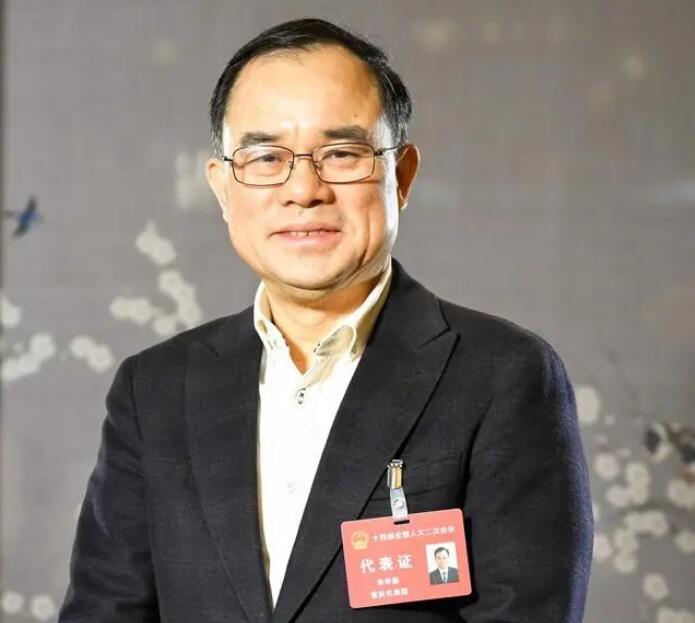 【兩會(huì)好聲音】全國人大代表、長安汽車董事長朱華榮：強(qiáng)化市場調(diào)節(jié)手段，進(jìn)一步改善汽車消費(fèi)環(huán)境