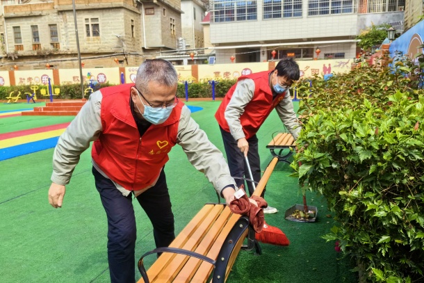 國能(泉州)熱電有限公司學(xué)雷鋒樹新風(fēng)情暖敬老院