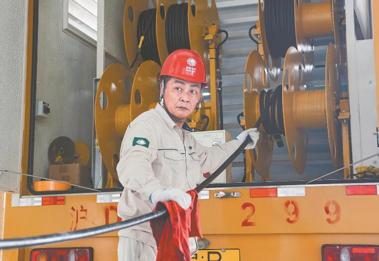 【國網(wǎng)楷?！垮X忠：匠心筑夢 向光而行