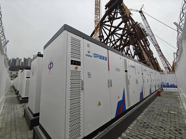 工商業(yè)儲能百團大戰(zhàn)：超300家公司擠入場，3年或?qū)⒆咄旯夥?年路