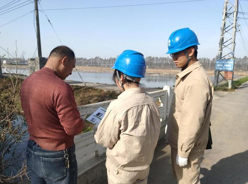 固城供電所深入養(yǎng)殖基地“查漏補缺”，助農(nóng)增收