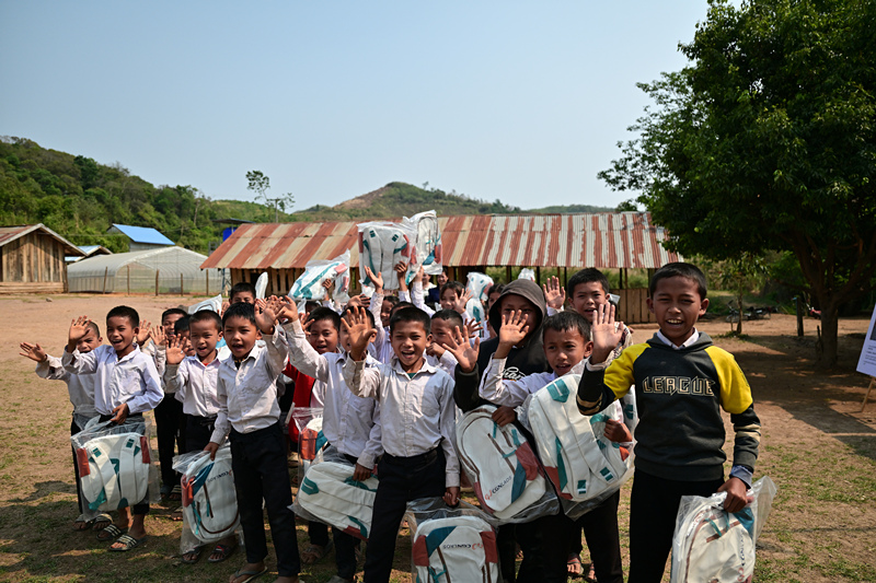 中國能建云南院在老撾開展愛心助學活動