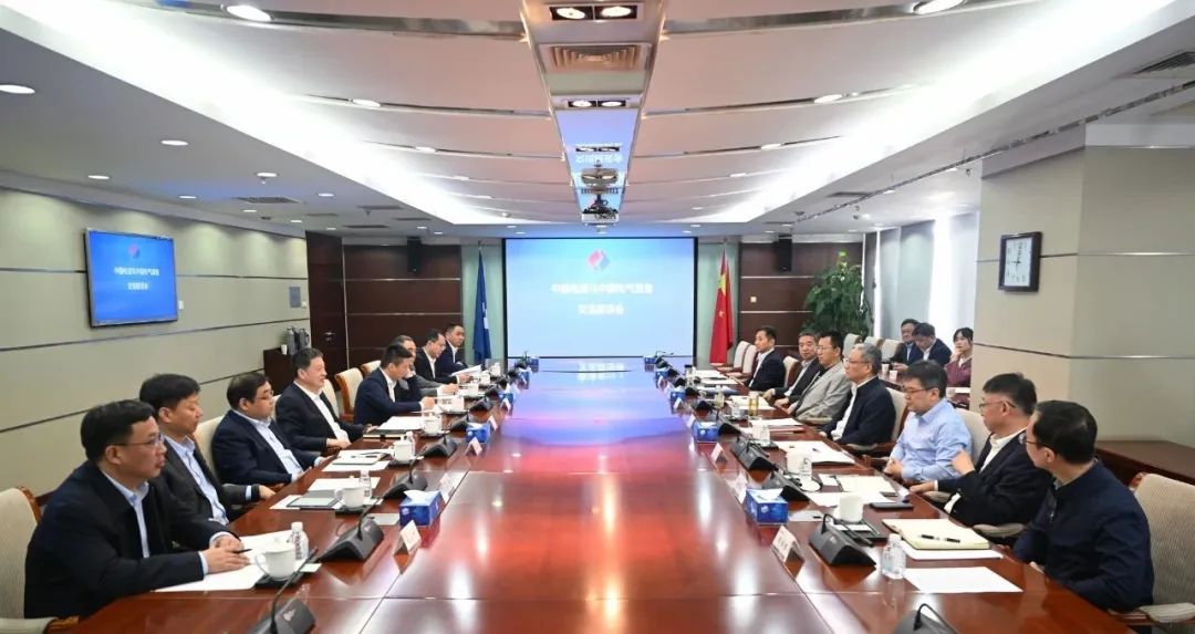 中國電氣裝備黨委副書記、總經(jīng)理周群拜訪中國電建黨委副書記、總經(jīng)理王斌