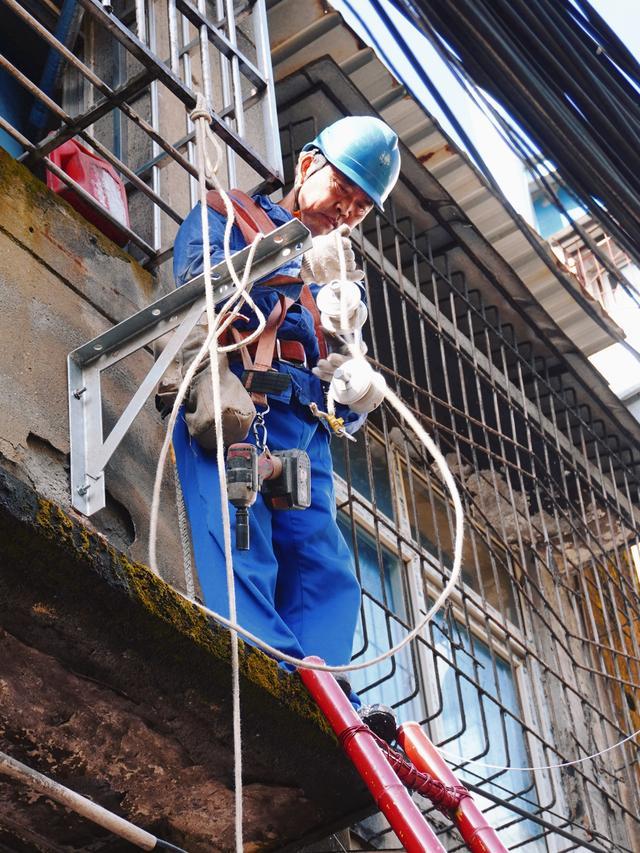 國網(wǎng)郫都供電公司加強(qiáng)“社網(wǎng)共建”,一心為民服務(wù)