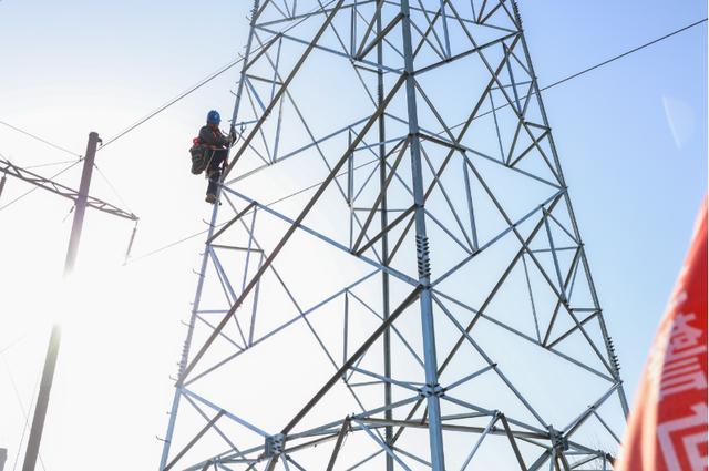 國網(wǎng)新安縣供電公司:用腳步丈量責(zé)任擔(dān)當(dāng)