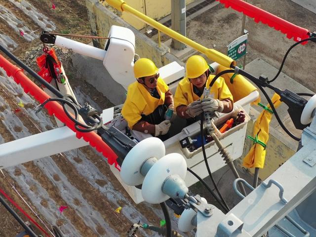 河北深州:合解環(huán)倒負(fù)荷 保障可靠供電