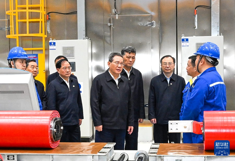 李強(qiáng)在新疆調(diào)研時(shí)強(qiáng)調(diào)，大力發(fā)展能源、煤化工等特色優(yōu)勢(shì)產(chǎn)業(yè)