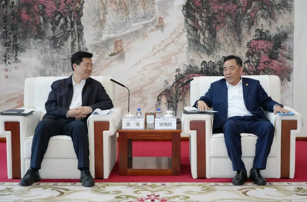 中國能建黨委書記、董事長宋海良與北京經(jīng)開區(qū)工委書記張強(qiáng)會談