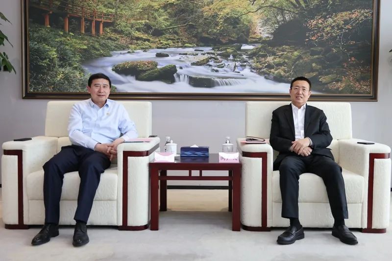 陜煤集團(tuán)黨委書記、董事長(zhǎng)張文琪會(huì)見中鐵十八局集團(tuán)黨委書記、董事長(zhǎng)閆廣天一行