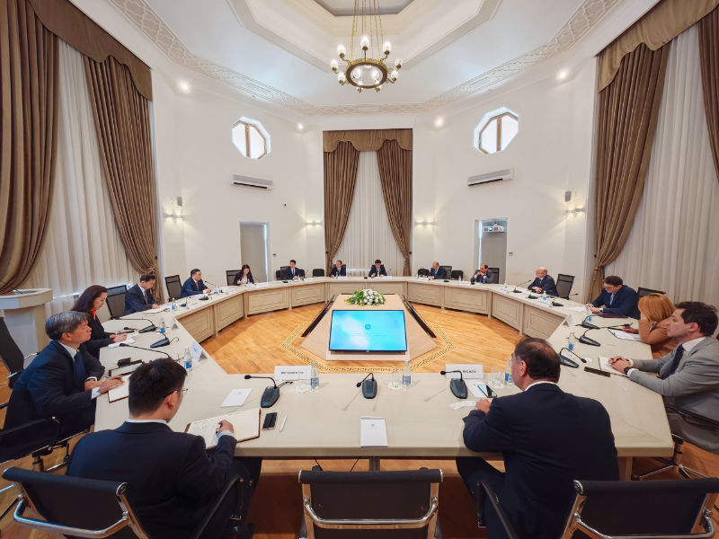 中國能建黨委書記、董事長宋海良與阿塞拜疆能源部長帕爾維茲·沙赫巴佐夫會(huì)談