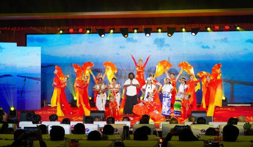 水電十四局邀請屬地化職工參加建局70周年慶?；顒? width=