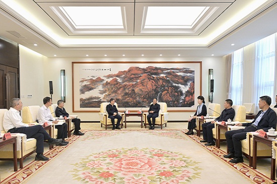 華能集團(tuán)黨組書(shū)記、董事長(zhǎng)溫樞剛拜會(huì)內(nèi)蒙古自治區(qū)黨委書(shū)記孫紹騁、自治區(qū)主席王莉霞