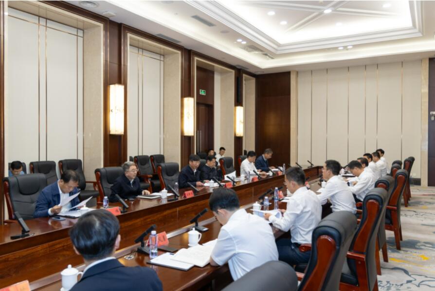 劉偉平、韓君調(diào)研三峽集團內(nèi)蒙古區(qū)域工作