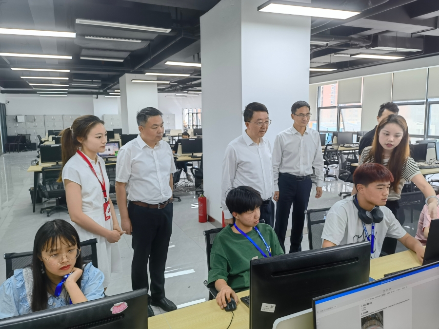 王昕偉赴重慶市奉節(jié)縣、巫山縣調(diào)研定點幫扶工作