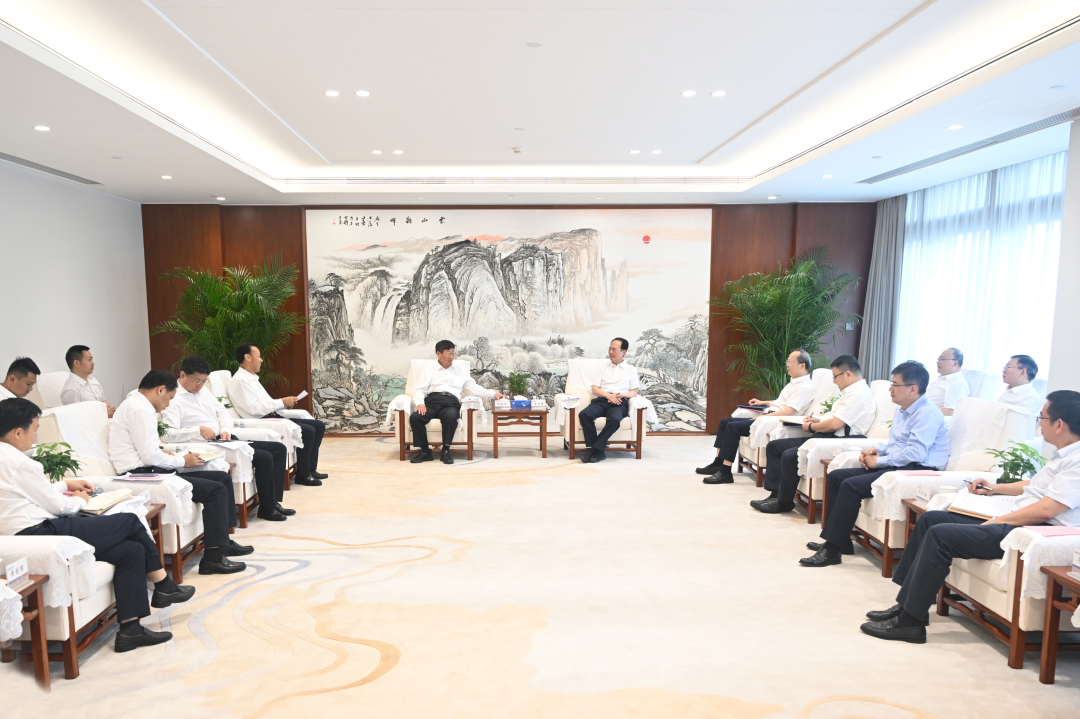 中國電建黨委書記、董事長丁焰章與中國三峽集團(tuán)董事長、黨組書記劉偉平會(huì)談