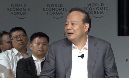 寧德時(shí)代董事長曾毓群回應(yīng)“卷王”標(biāo)簽，強(qiáng)調(diào)價(jià)值競爭與創(chuàng)新