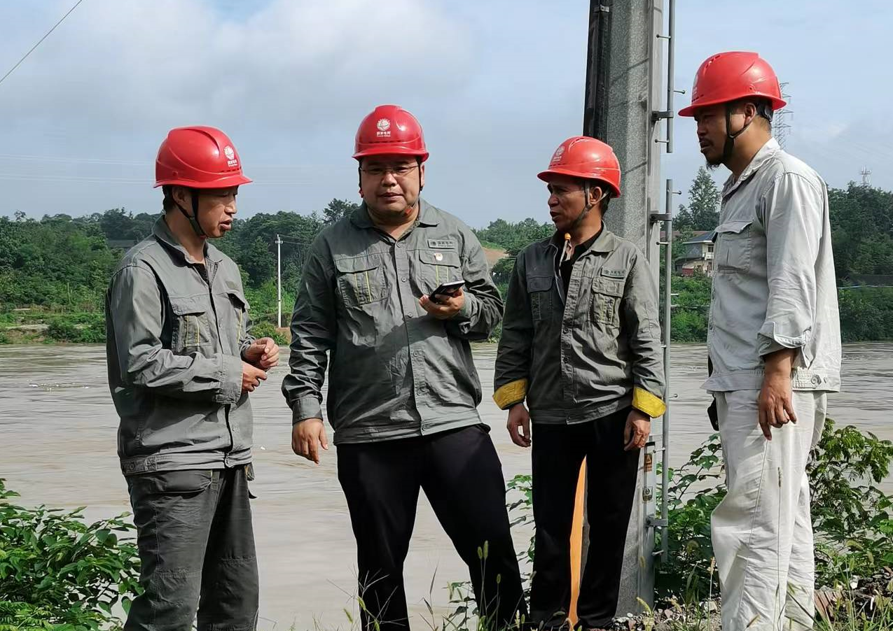 國(guó)網(wǎng)中方縣供電公司:積極開展特巡特護(hù) 保障線路平安度汛