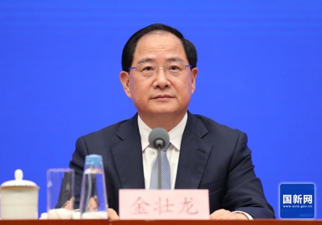 工信部部長(zhǎng)金壯龍：圍繞六大方向，超前布局未來產(chǎn)業(yè)