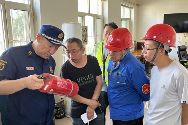 內(nèi)蒙古電力公司烏海千里山供電公司：蒙電愛心光明行，用電無憂筑防線