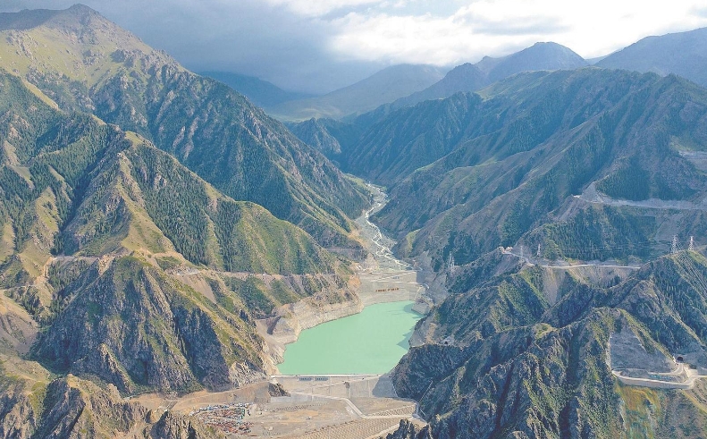 發(fā)展長時(shí)儲能 推動構(gòu)建新型電力系統(tǒng)