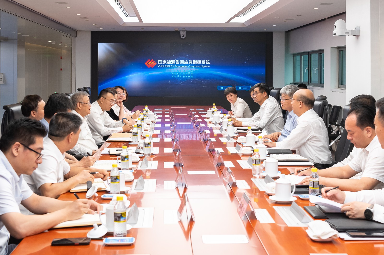 國(guó)家能源集團(tuán)黨組書記劉國(guó)躍與中國(guó)冶金地質(zhì)總局黨委書記牛建華舉行工作會(huì)談