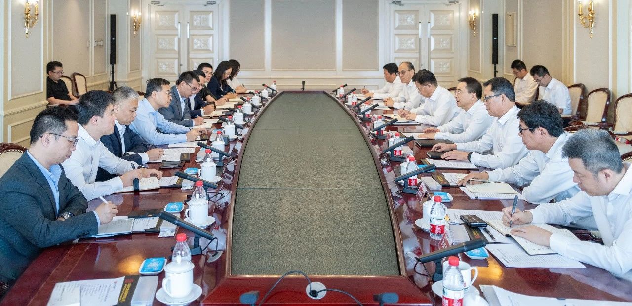 大唐集團(tuán)黨組書記、董事長(zhǎng)鄒磊與遠(yuǎn)景科技集團(tuán)董事長(zhǎng)張雷會(huì)談