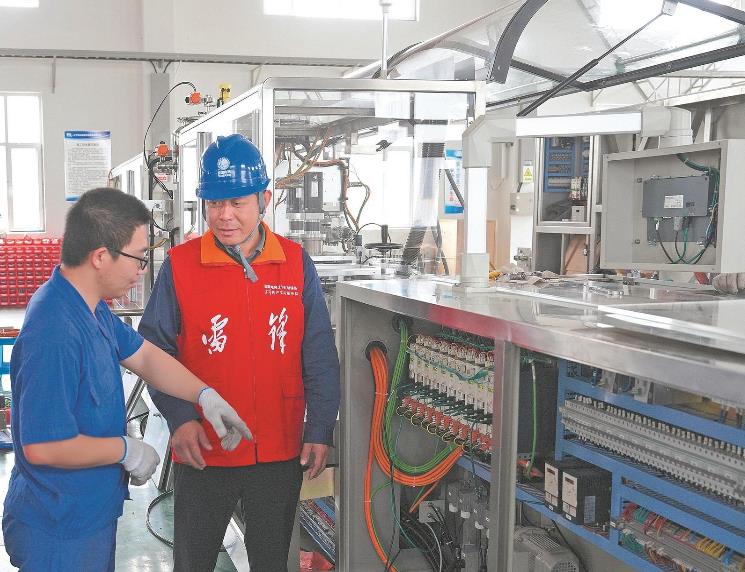 朱政委：當好客戶“電管家”，及時高效解難題