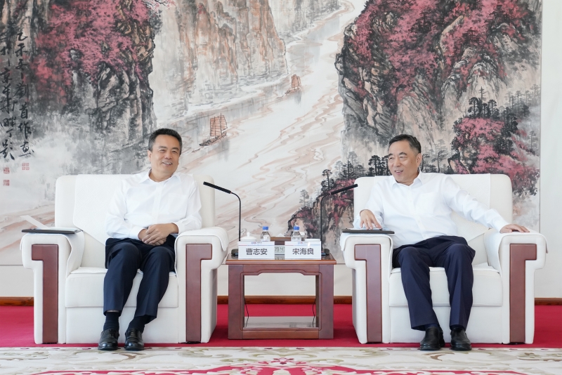 中國能建黨委書記、董事長宋海良與哈電集團(tuán)黨委書記、董事長曹志安會談