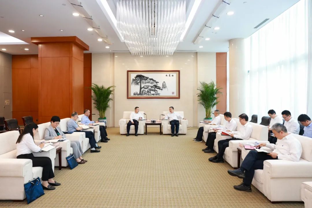 華能集團(tuán)公司總經(jīng)理張文峰會見中國國新董事長徐思偉、總經(jīng)理莫德旺