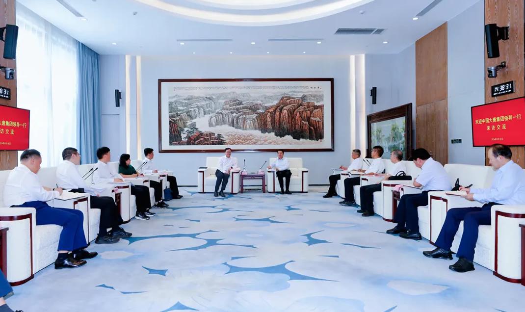 大唐集團(tuán)黨組副書記、總經(jīng)理張傳江與陜煤集團(tuán)黨委書記、董事長張文琪會談